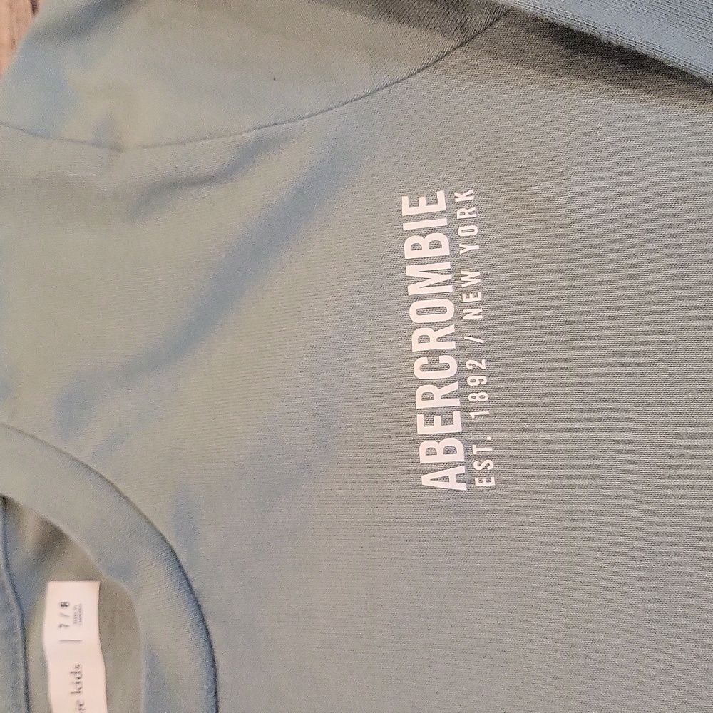 Abercrombie Kids Green Long Sleeve Tee Size 7/8 - Picture 3 of 5